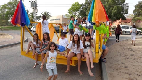 ילדי קדש ברנע.jpg